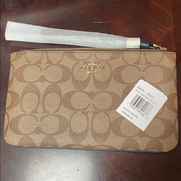 Coach wristlet - Picture 5 of 5